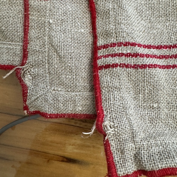 linen table cloth with napkins - Picture 5 of 6